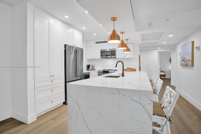Building Photo - 2501 S Ocean Dr