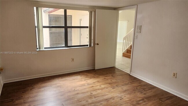 Building Photo - 10628 SW 118th Pl
