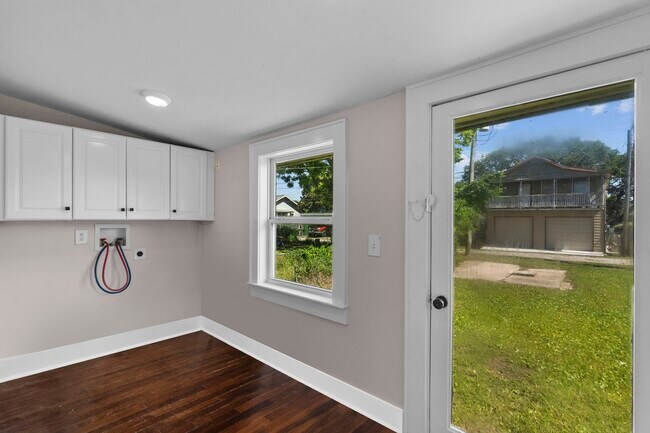 Building Photo - 4911 Avenue P 1/2