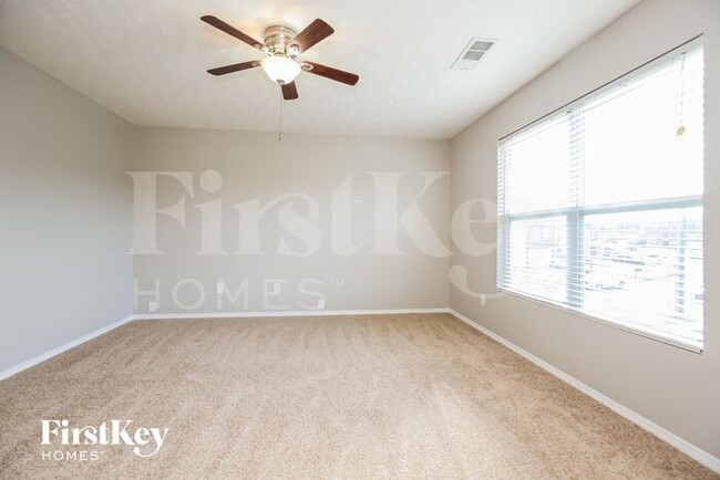 Building Photo - 2875 Creekbend Dr