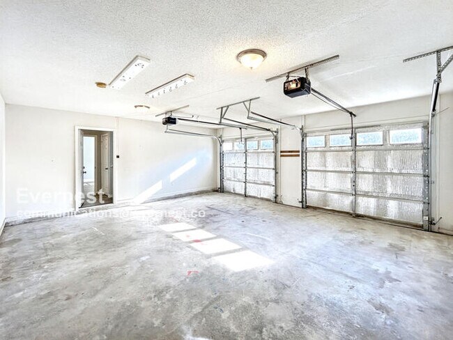 Building Photo - 619 Brooks Rd