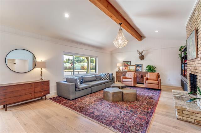 Building Photo - 611 W Sycamore St