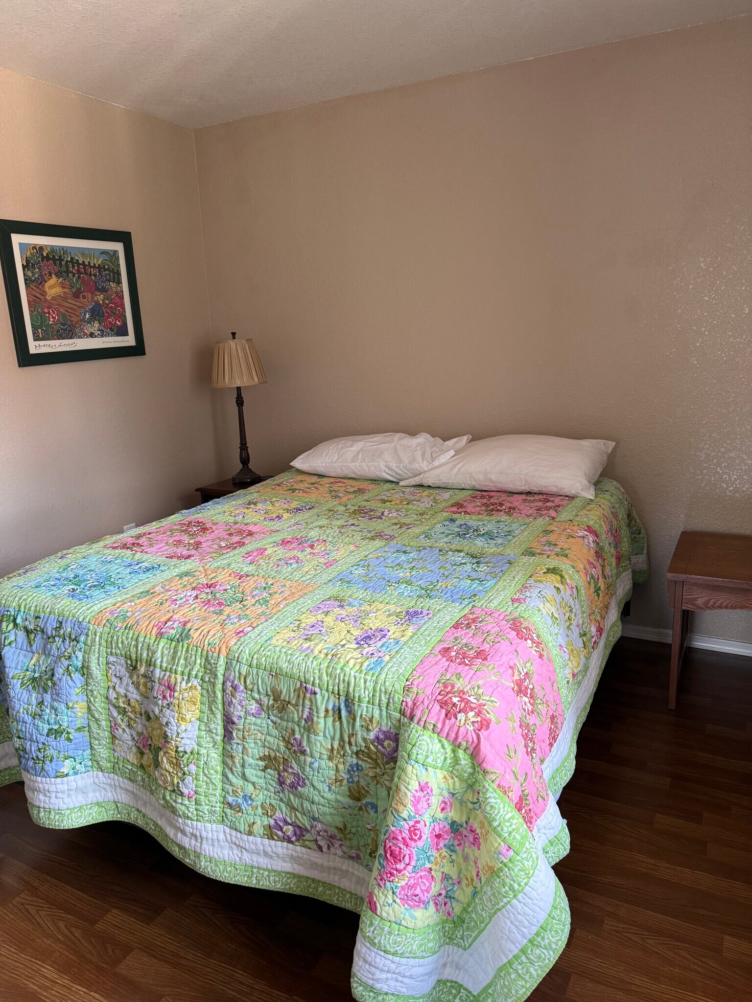 Queen bed - 1730 Via Riata