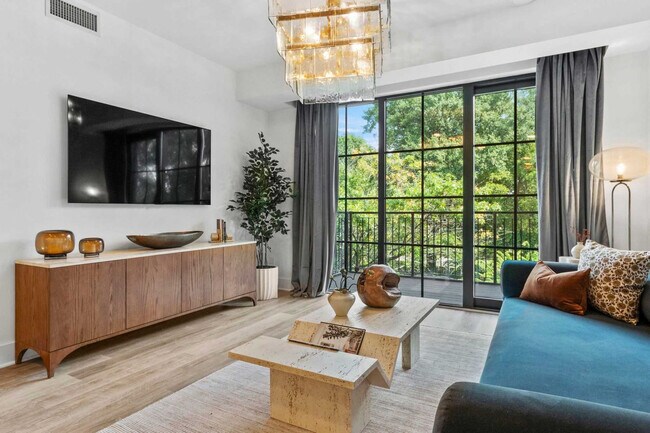 Building Photo - 346 Peters St SW