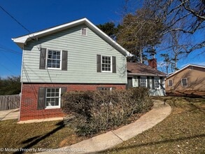 Building Photo - 1330 Hillcrest Dr