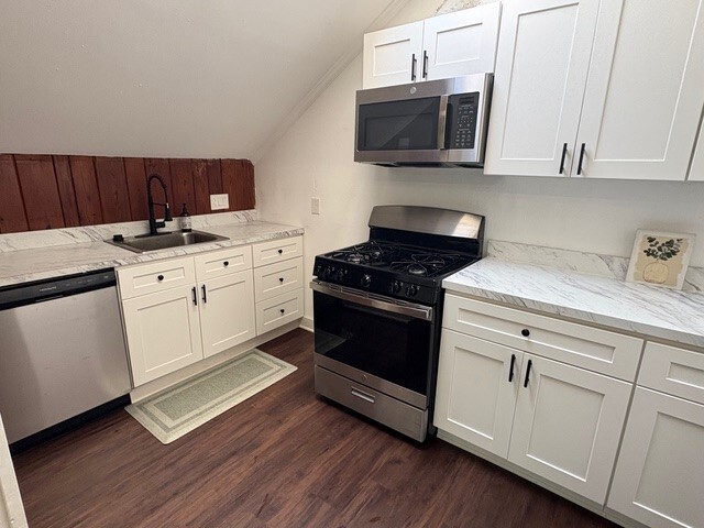 Building Photo - 501 Johnson St