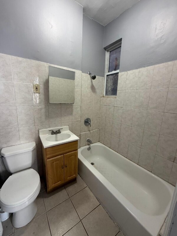 Building Photo - 137 Goodwin Ave