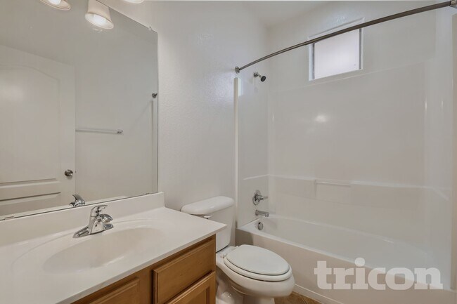 Building Photo - 13574 W Cypress St