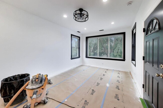 Building Photo - 4815 W Patterson Ave