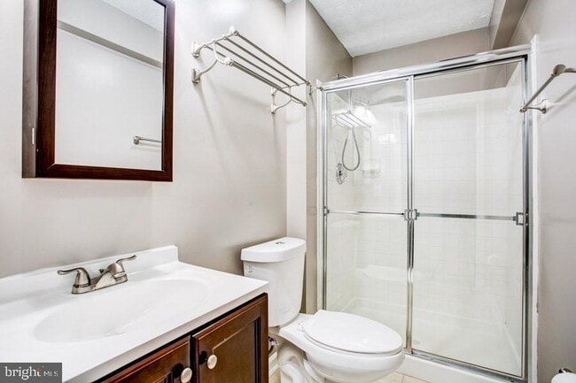 Building Photo - 5036 Finsbury Rd