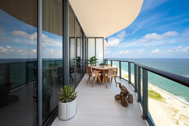 Building Photo - 900 N Ocean Blvd