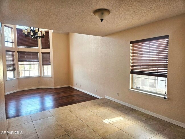 Building Photo - 11235 Kachina Dr