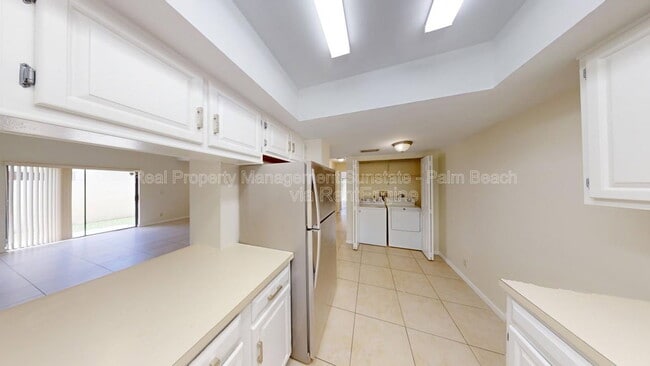 Building Photo - 3149 Kingswood Terrace