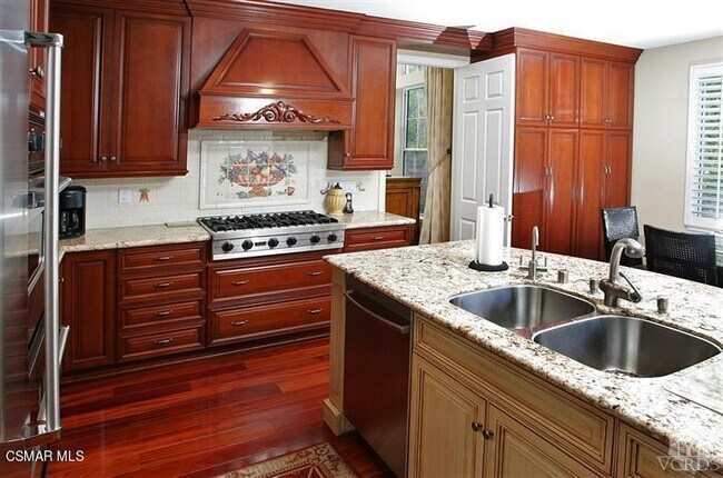Building Photo - 2563 Littlefield Ct