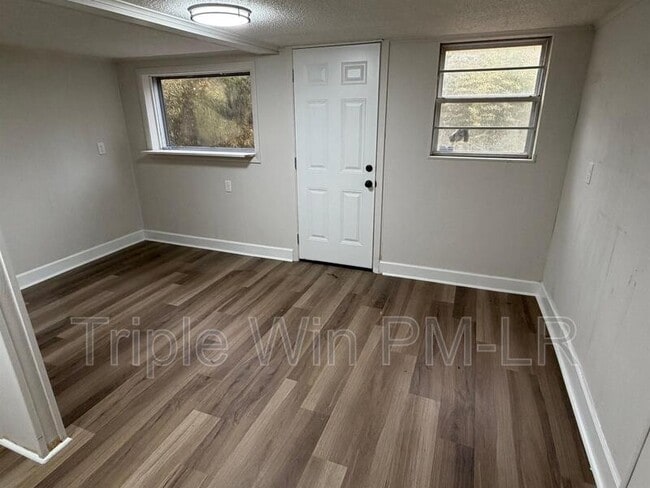 Building Photo - 8010 Westwood Ave