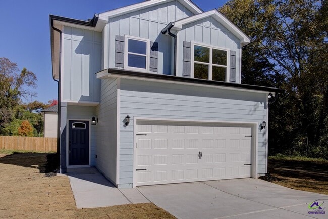 Building Photo - 523 E Chappell St