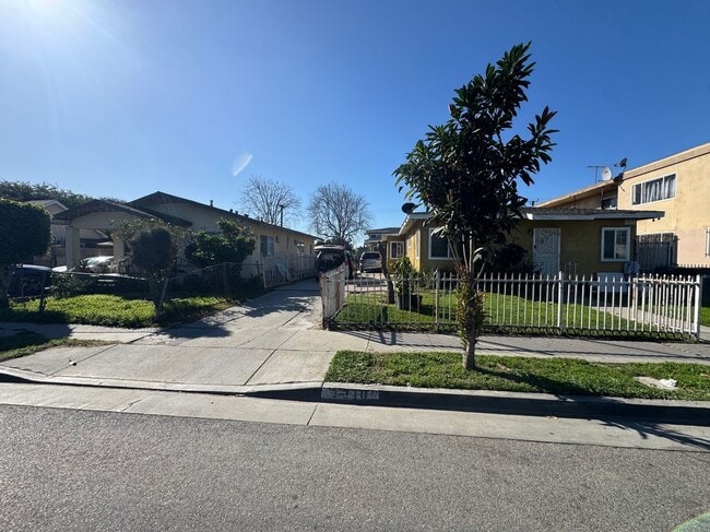 Building Photo - 3310 Burton Ave