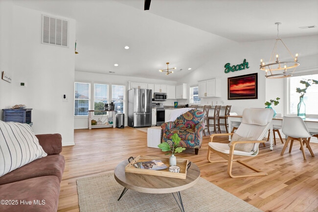 Building Photo - 1401 S Shore Dr