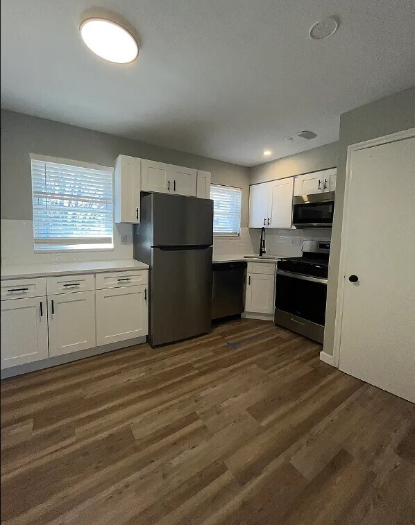 Building Photo - 3333 Lawn Ave