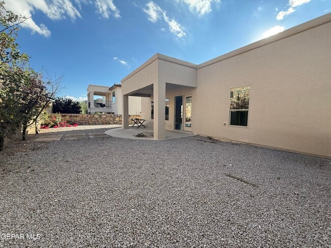 Building Photo - 1252 Desert Mirage Pl