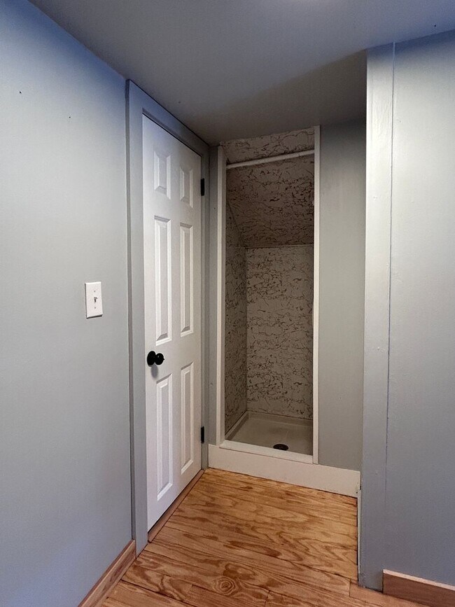 Building Photo - Creekside Cottage Living with Bonus Studio Space