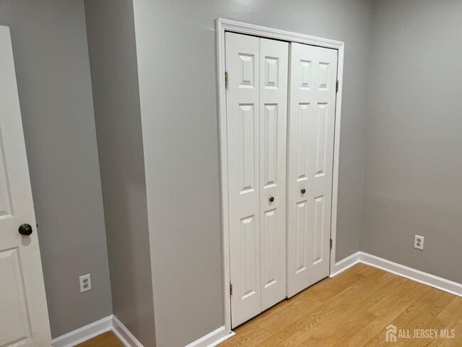 Building Photo - 158 Terrace Ave