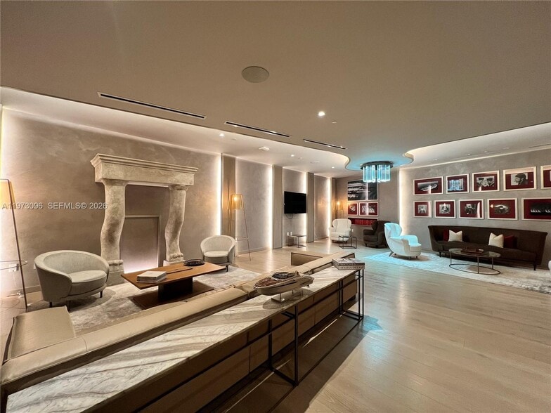 Building Photo - 1000 Brickell Plz