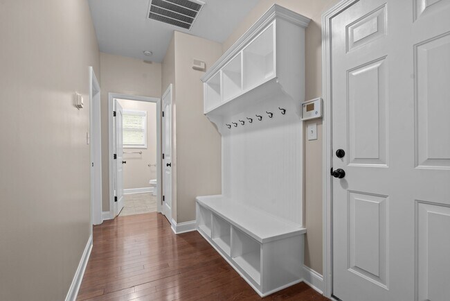 Building Photo - 133 Lockwood Dr
