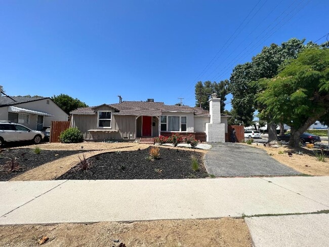 Building Photo - 16601 Valerio St