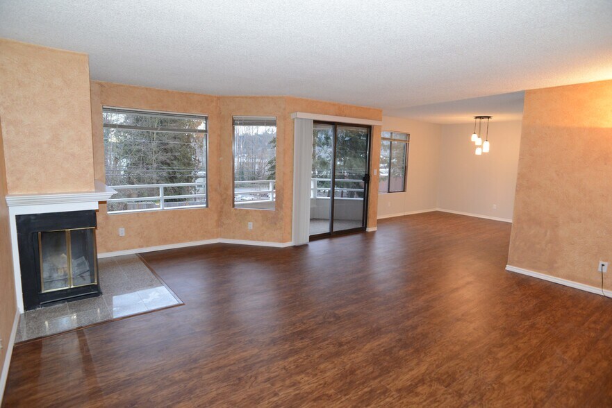 Living & Dining Rooms - 11430 99th Pl NE