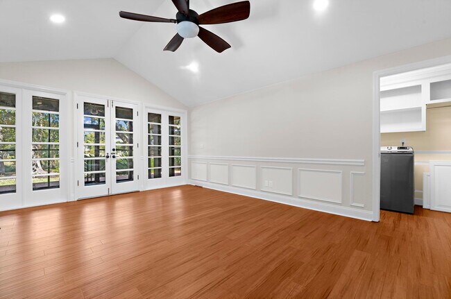 Building Photo - 774 Creekside Dr