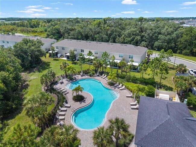 Building Photo - 10348 Oakside Dr