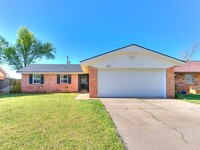 Building Photo - 602 Vickie Dr