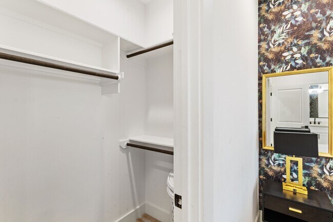 Building Photo - 1807 Lee St