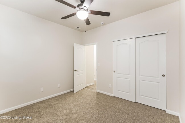 Building Photo - 6041 Edgemont Way