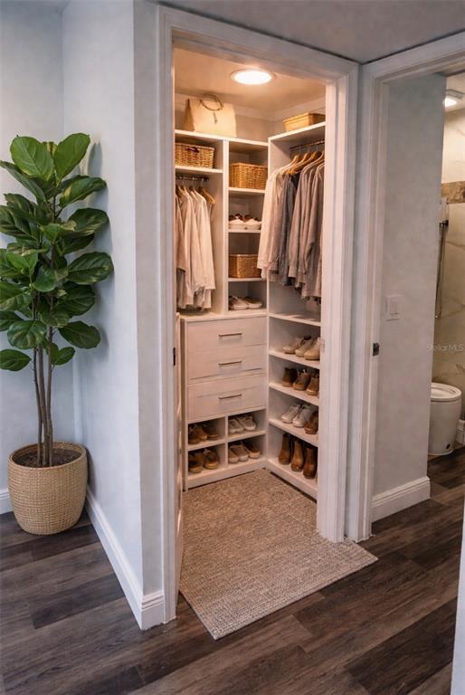 Building Photo - 9481 Highland Oak Dr