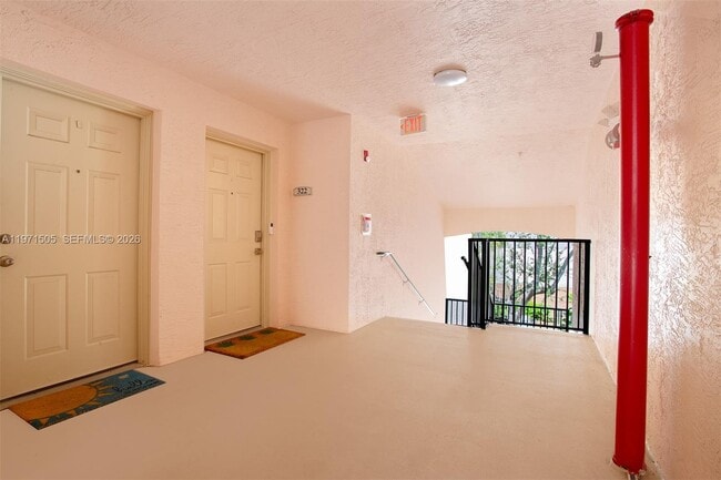 Building Photo - 2009 SE 10th Ave