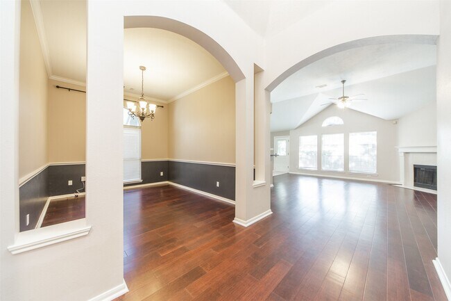 Building Photo - 3114 Glenwood Dr