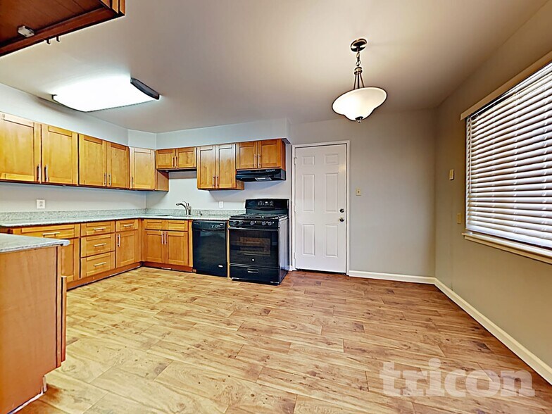 Building Photo - 2306 Tennent Ct