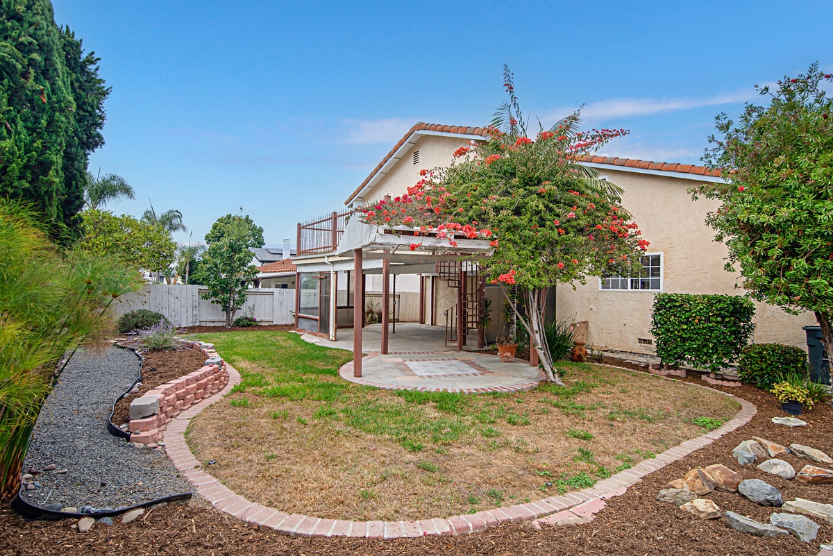 Back Yard with double patio. - 292 Chapalita Dr