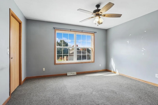 Building Photo - 728 S Main St