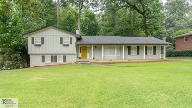 Building Photo - The Heart of Dunwoody