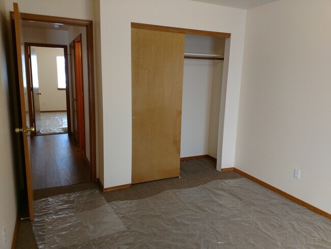 Building Photo - Charming three-bedroom home in Coeur d Alene