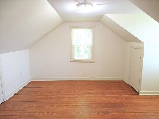 Building Photo - 534 Old Akron Rd