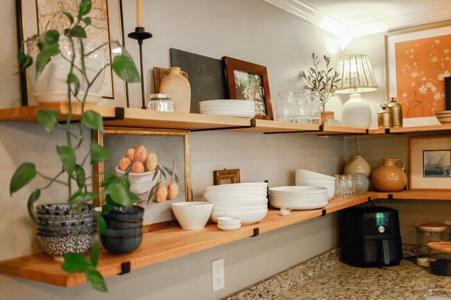 Building Photo - Charming 2BR in Historic Home – Bright, Sp...