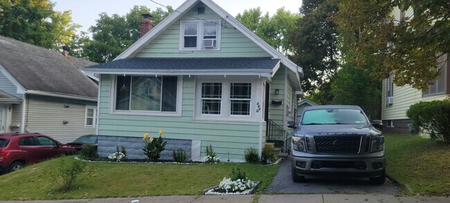 Primary Photo - 141 Hobart Ave