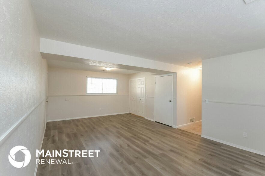 Building Photo - 17125 E Kent Dr