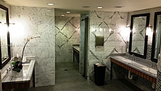 Building Photo - 253 NE 2nd St