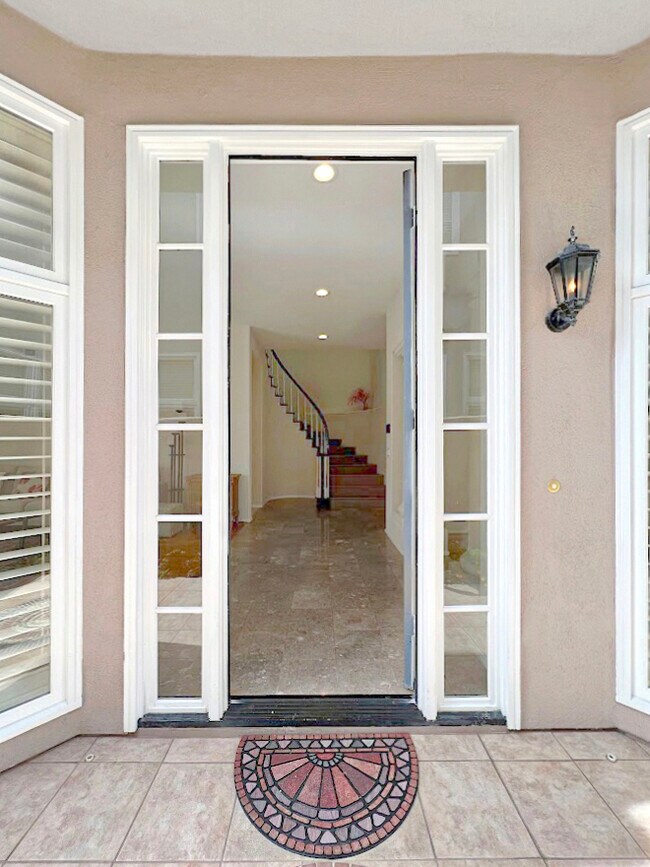 Building Photo - 9761 Claiborne Square