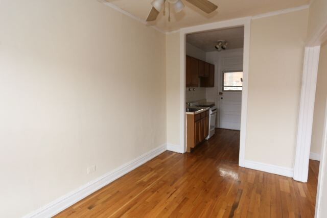 Building Photo - 629 W Cornelia Ave